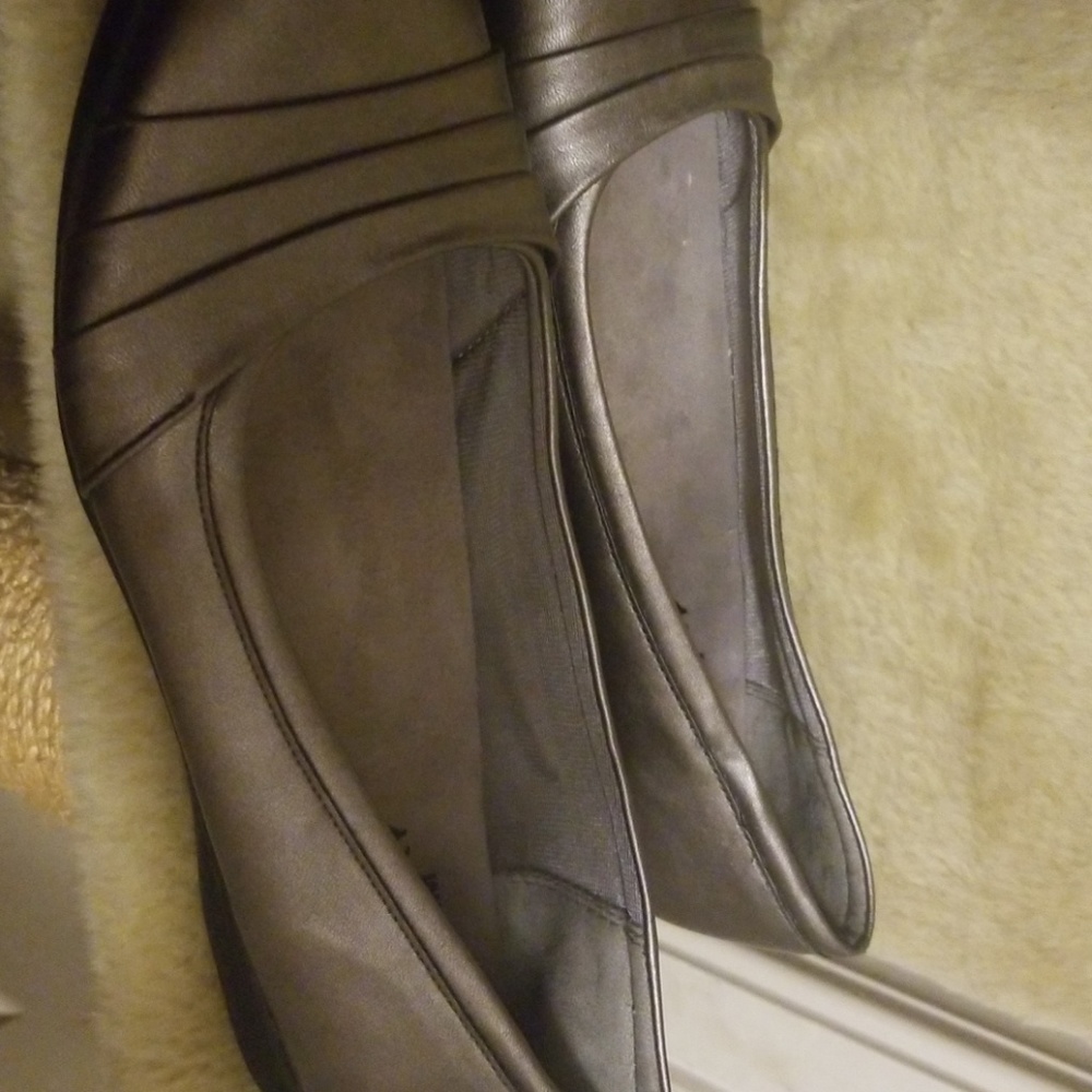 Gray flats size 11 with memory foam